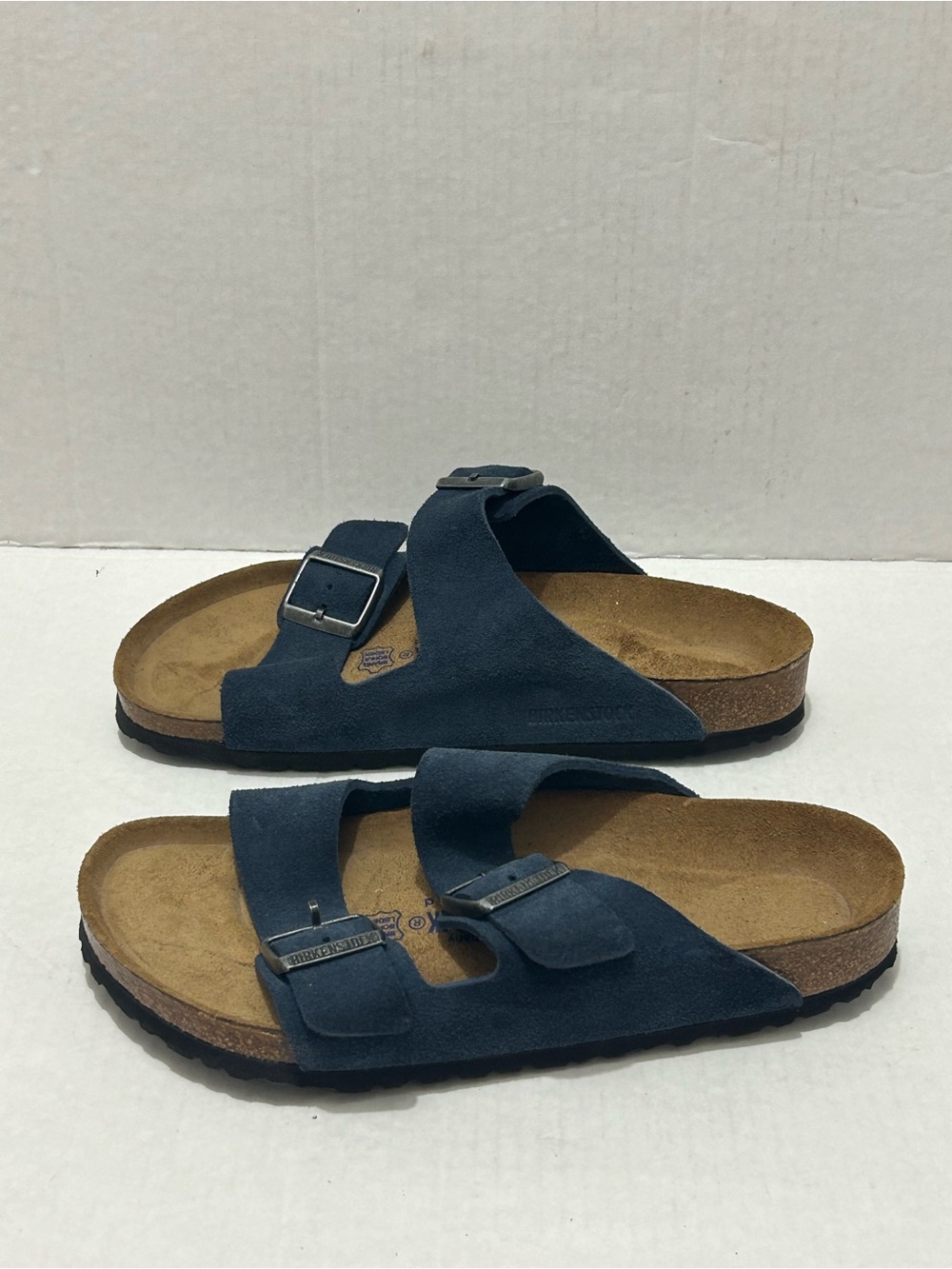 Birkenstock Arizona Soft Footbed Navy Blue Leather Buckle Sandal
Men 40/M7
